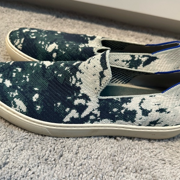 Gorgeous Rothy’s shoes.  Size 9.5 - Picture 3 of 3